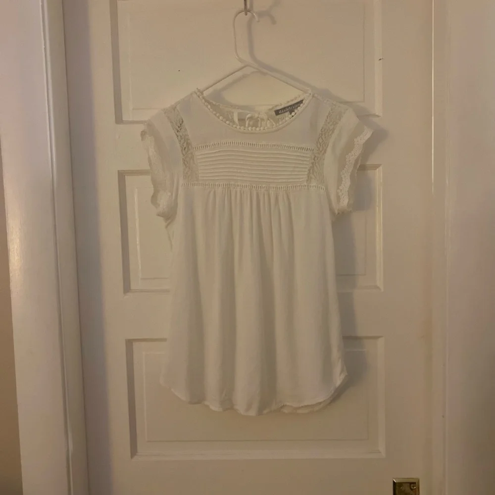 Danielrainn white shirt sleeve blouse SZ small - Picture 2 of 5